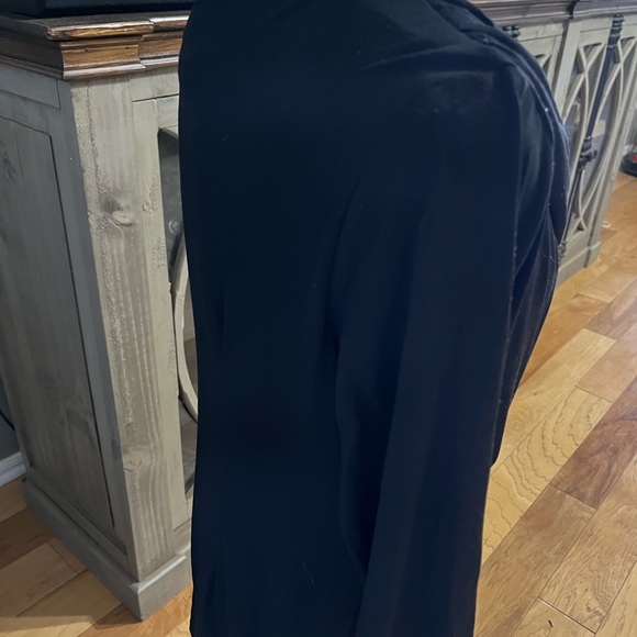 Beautiful gently used black dress size 10 - Picture 3 of 4